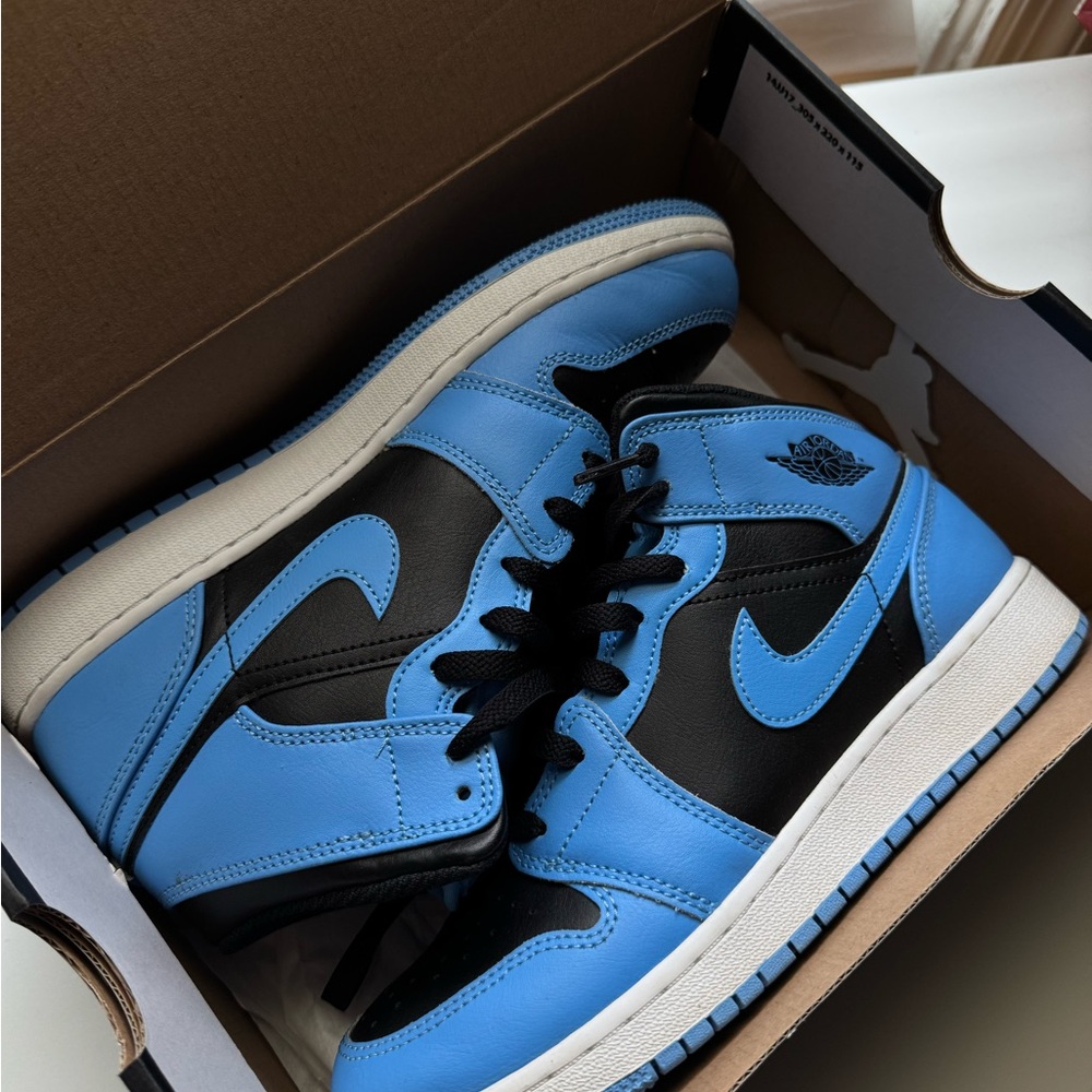 Jordan Men's Sky Blue and Black Sneakers